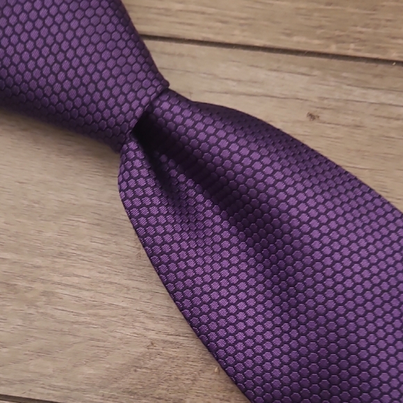 VERSACE Medusa Recent Metallic Purple Textured‎ Spellout Designer Mens Silk Tie